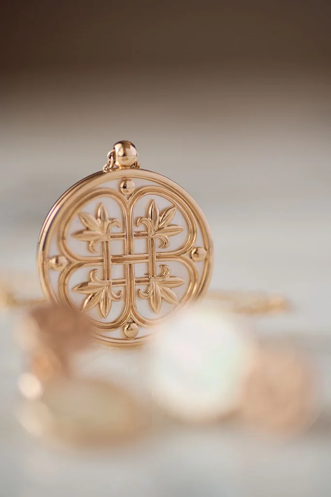 Nika medallion in rose gold and mother-of-pearl, inspired by Byzantine jewellery