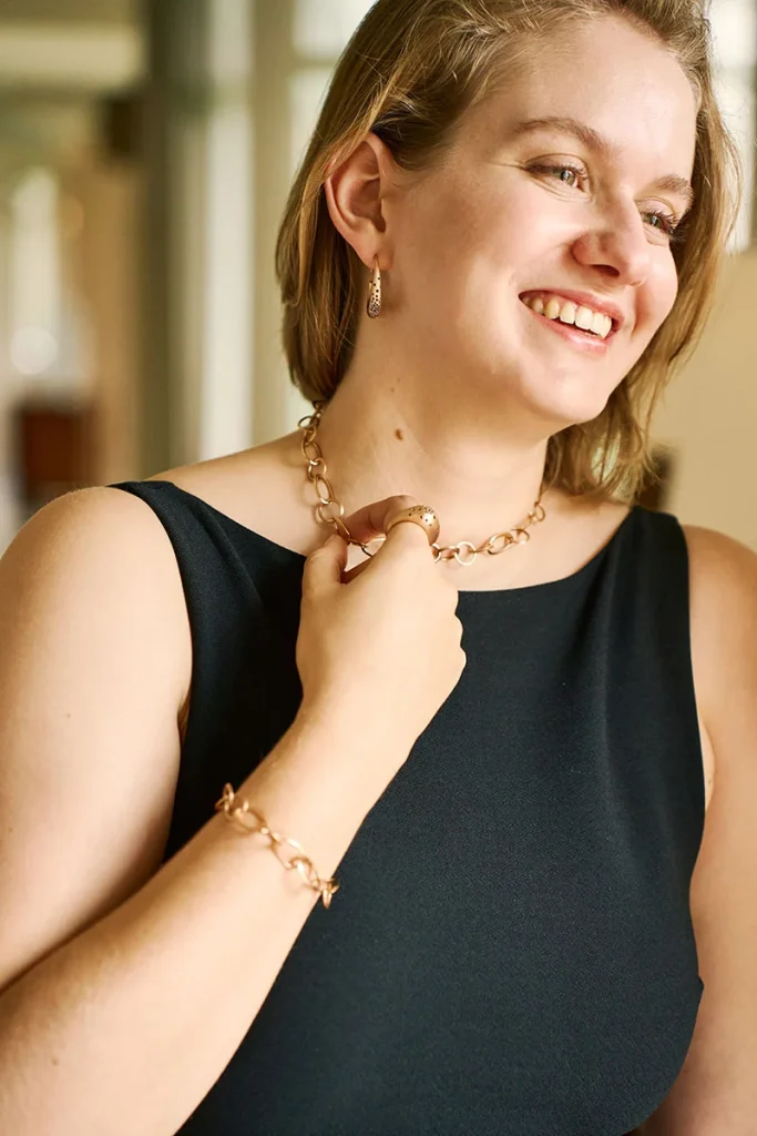 Dido Byrsa Earrings beauty image 01