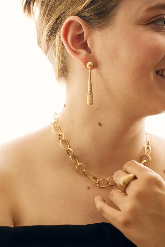 Dido granulation earrings beauty image 01