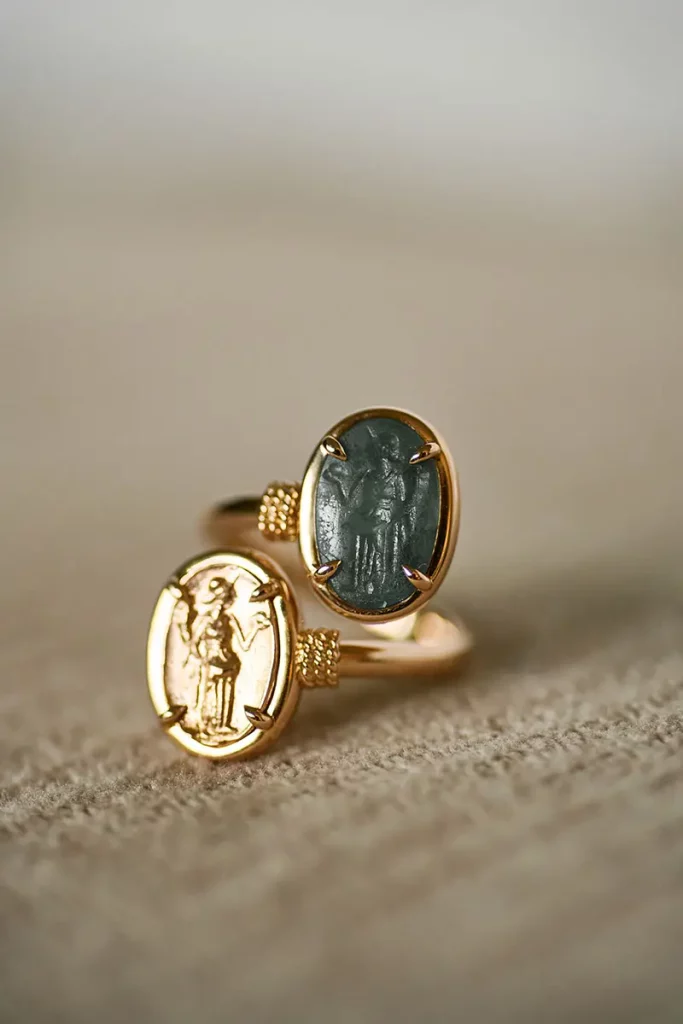 Tanit Fortuna Emerald Ring beauty image 01