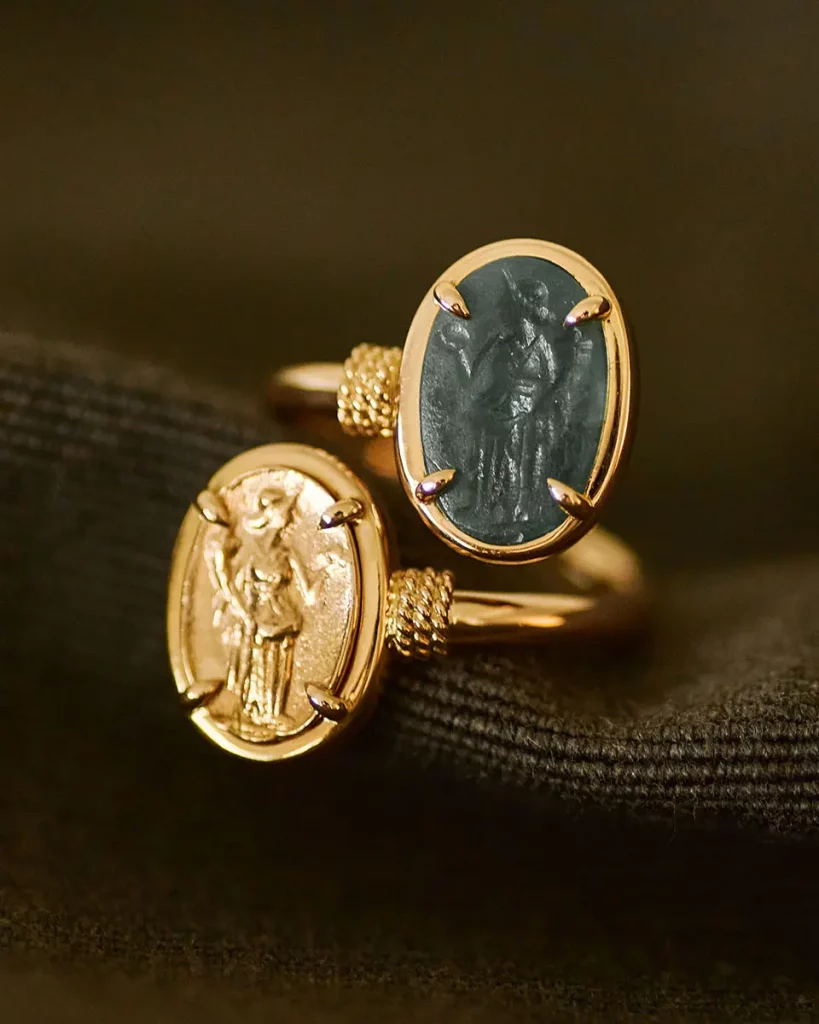 Tanit Fortuna Emerald Ring portrait regular 01