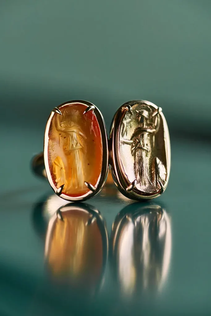 Minerva Intaglio Ring beauty image 01