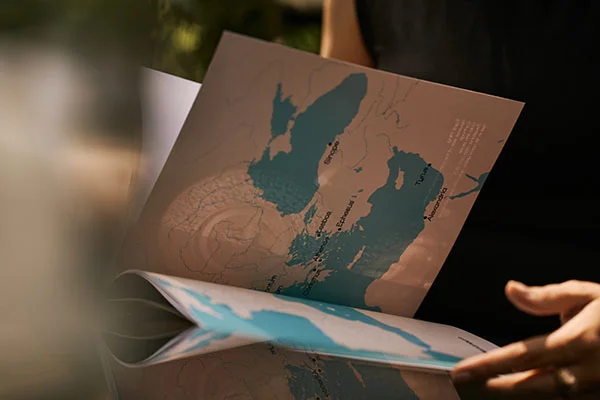 Tanit book side image 02