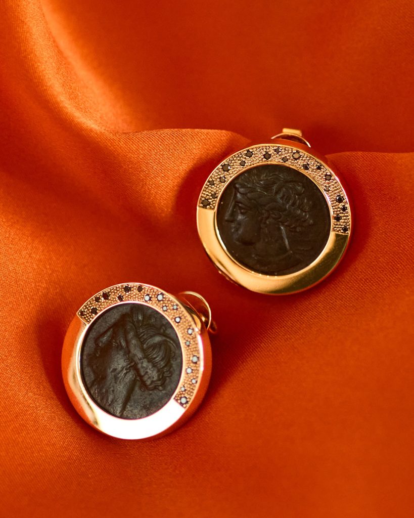 Tanit Earrings portrait regular 01