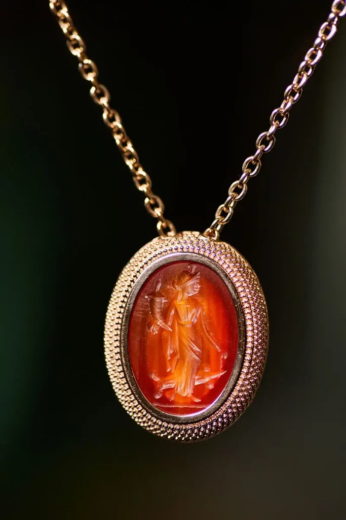 Tanit Fortuna Pendant beauty image 03