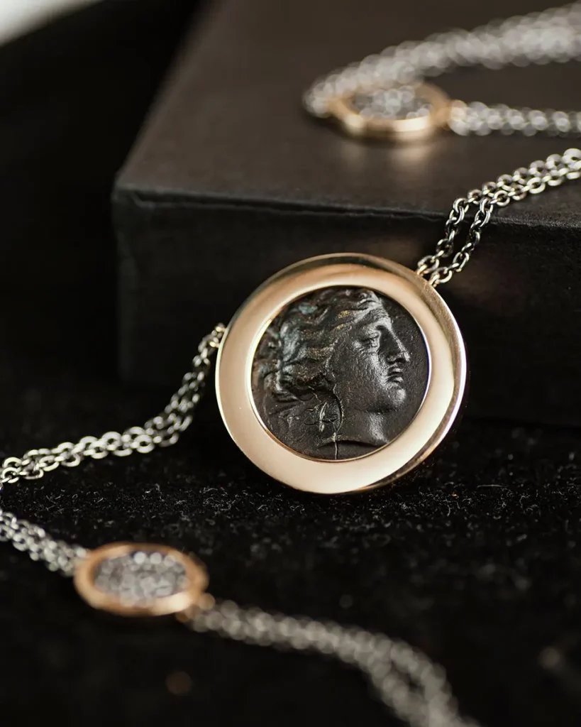 Tanit Larissa Necklace portrait regular 01