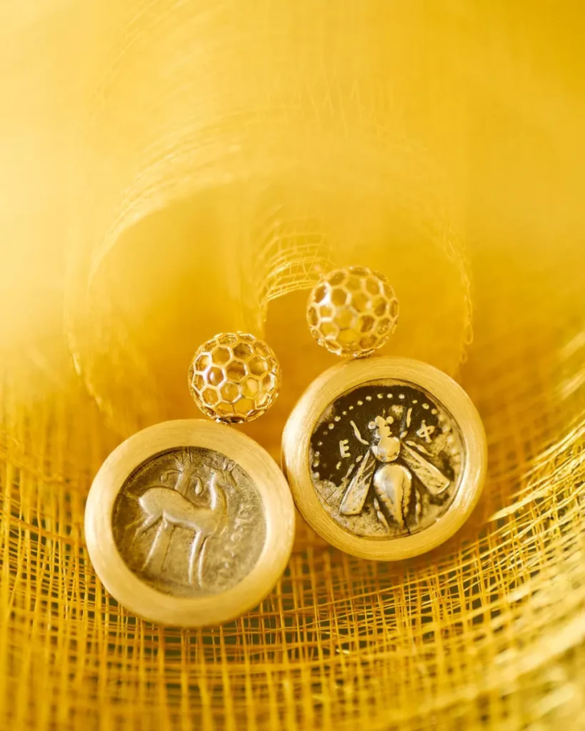 Tanit Melissae Earrings portrait regular 01