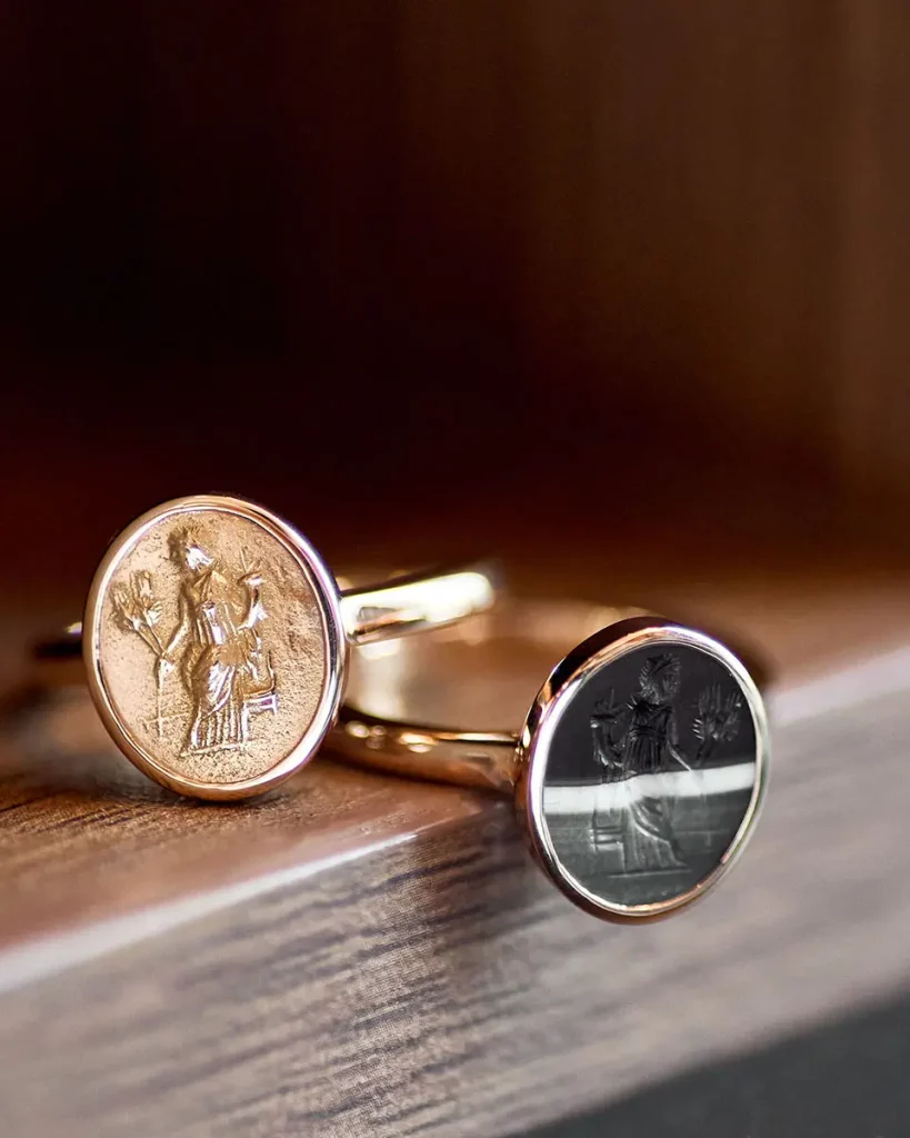 Tychè Banded Agate Rings portrait regular